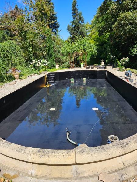 Réfection complète d’un bassin à Cénac et ajout de fontaines flottantes